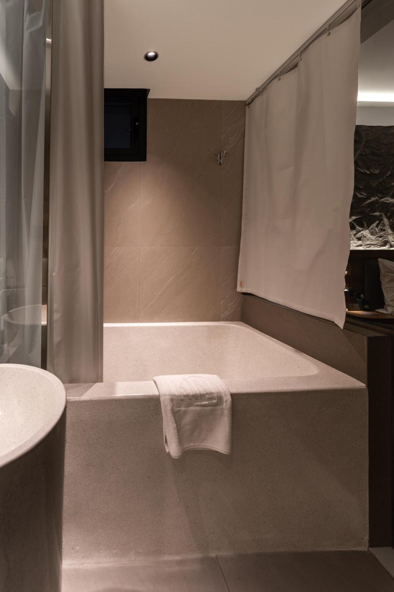 Kin Thai Lung 4* TP. Hồ Chí Minh